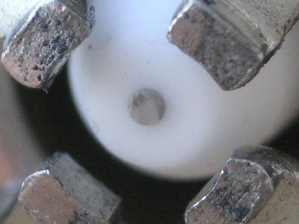 nagelneue Zündkerze (Bosch FGR7DQP)